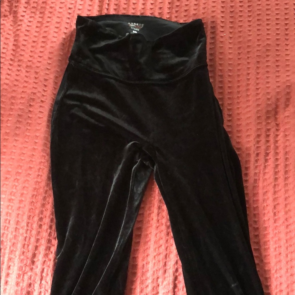 Spanx velvet leggings size S ✨LAST CHANCE✨
